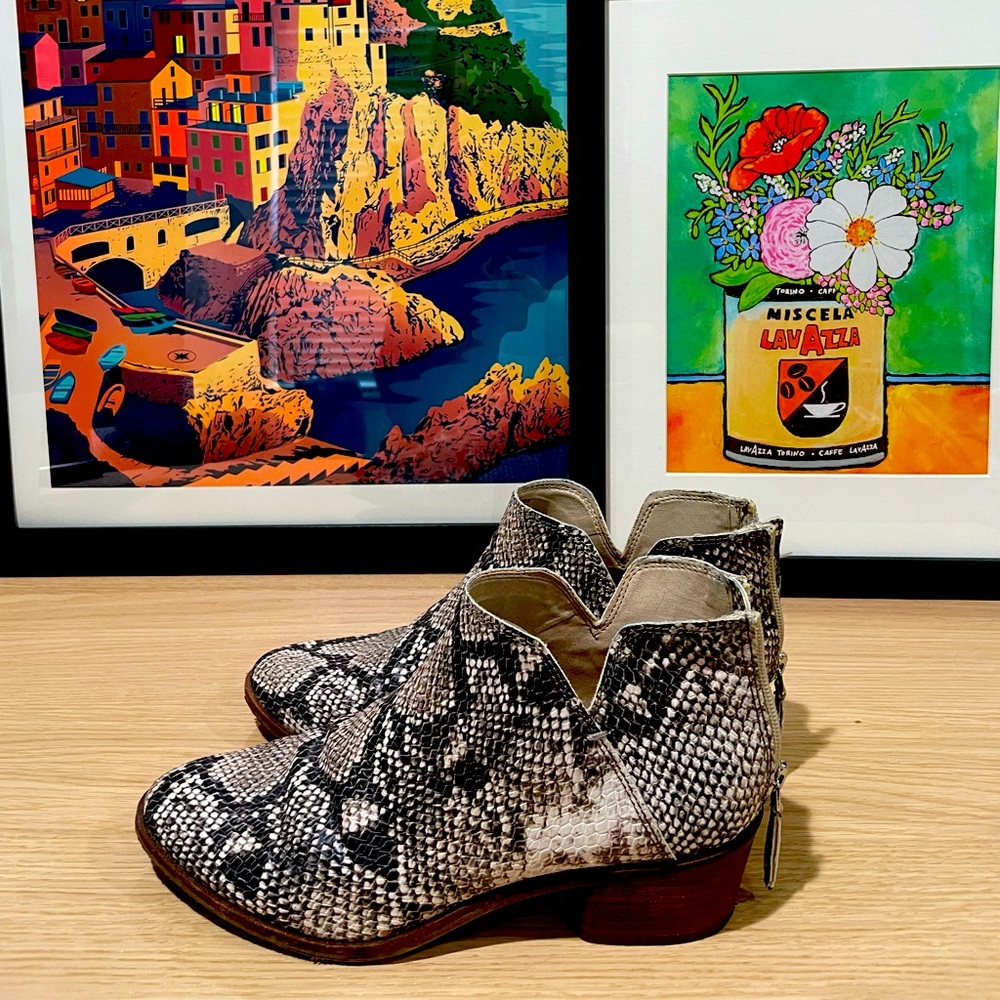Dolce Vita Karsen Snakeskin Ankle Booties 7.5M